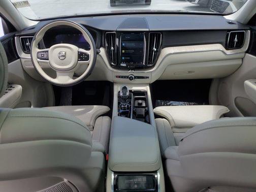 2023 Volvo XC60 B5 Core