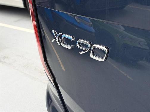 2026 Volvo XC90 Core, B6 AWD Gas (mild hybrid), Gasoline, Bright, 7 Seats