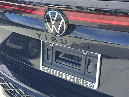 2025 Volkswagen Tiguan 2.0T SE R-Line Black