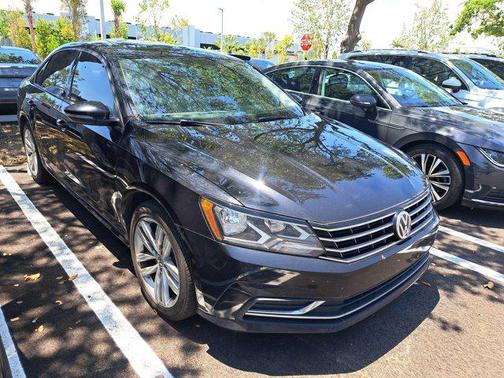 2019 Volkswagen Passat 2.0T Wolfsburg Edition
