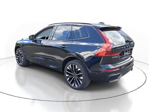 2026 Volvo XC60 B5 Ultra