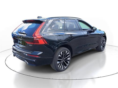 2026 Volvo XC60 B5 Ultra