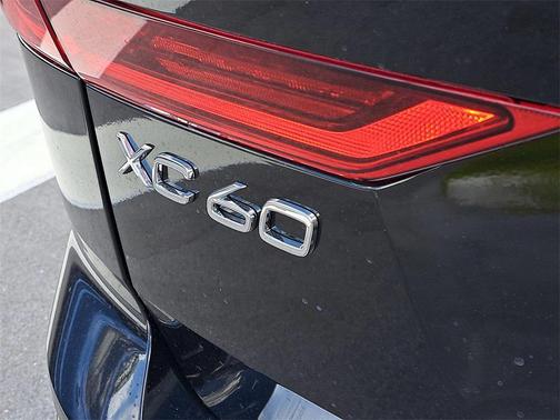 2026 Volvo XC60 B5 Ultra