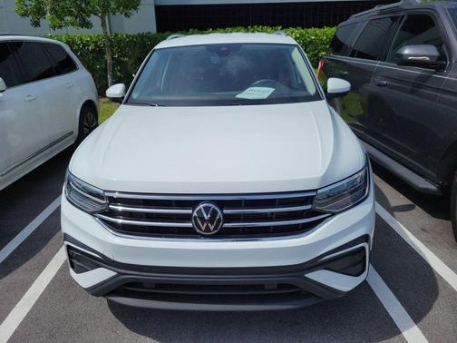 White 2022 Volkswagen Tiguan 2.0T SE