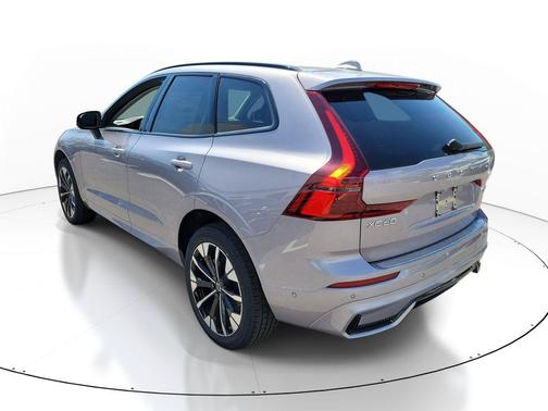 Aurora Silver 2026 Volvo XC60 B5 Plus