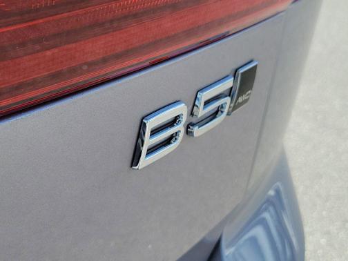 Aurora Silver 2026 Volvo XC60 B5 Plus