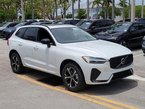 Crystal White Metallic 2026 Volvo XC60 B5 Core