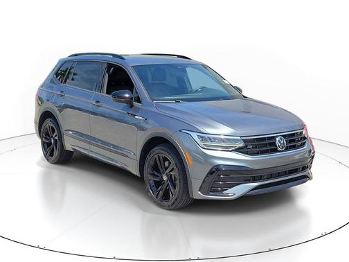 Platinum Gray Metallic 2023 Volkswagen Tiguan 2.0T SE R-Line Black