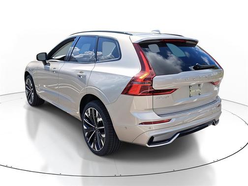 2026 Volvo XC60 B5 Ultra