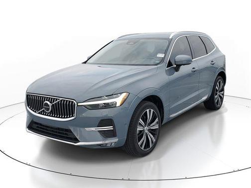 2023 Volvo XC60 B5 Ultimate Bright Theme