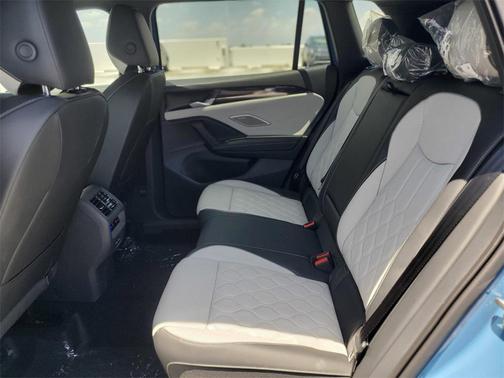 2026 Volkswagen Tiguan 2.0T SEL R-Line 4MOTION