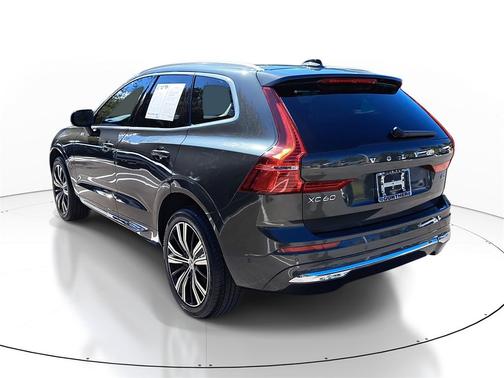 2022 Volvo XC60 B5 Inscription
