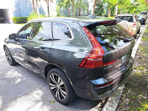2022 Volvo XC60 B5 Inscription