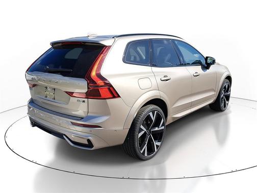 2026 Volvo XC60 B5 Ultra