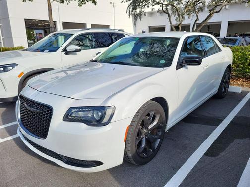 2021 Chrysler 300 Touring