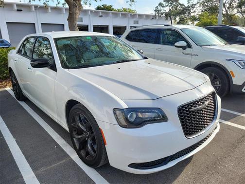 2021 Chrysler 300 Touring