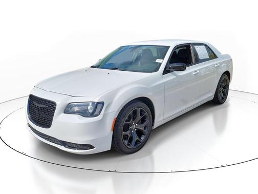 2021 Chrysler 300 Touring