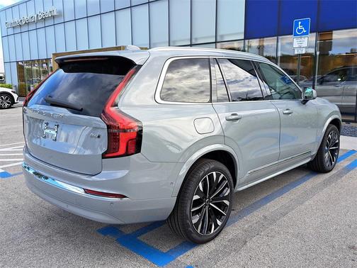 2026 Volvo XC90 B6 Ultra 7-Seater