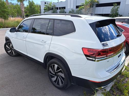 2024 Volkswagen Atlas 2.0T SE w/Technology