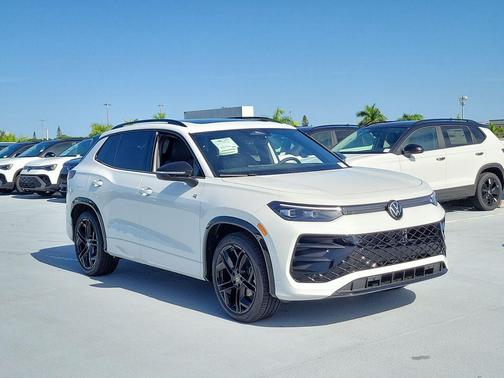Opal White Pearl 2026 Volkswagen Tiguan 2.0T SE R-Line Black