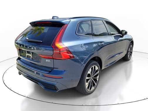 Denim Blue Metallic 2026 Volvo XC60 B5 Plus