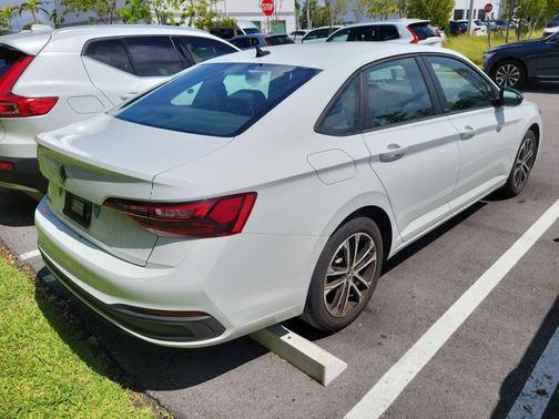 Pure White 2024 Volkswagen Jetta 1.5T Sport