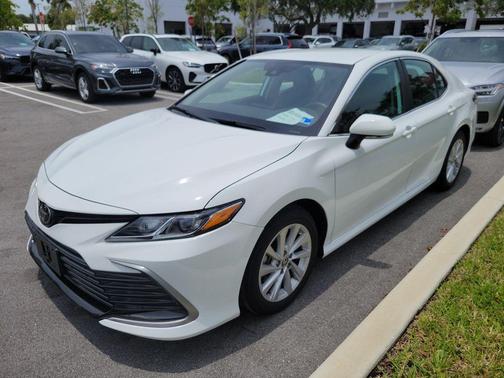 Ice Cap 2023 Toyota Camry LE