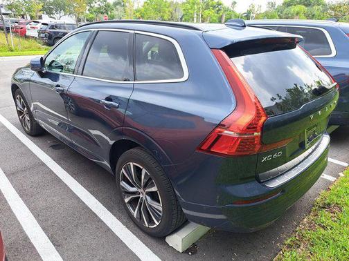 2022 Volvo XC60 B5 Momentum