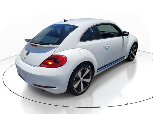Candy White 2014 Volkswagen Beetle DSG 2.0T R-Line