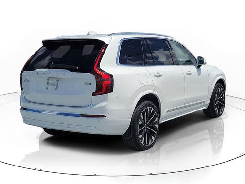 Crystal White Pearl 2026 Volvo XC90 Ultra, B6 AWD Gas (mild hybrid), Gasoline, Bright, 6 Seats