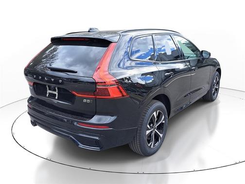 2026 Volvo XC60 B5 Core