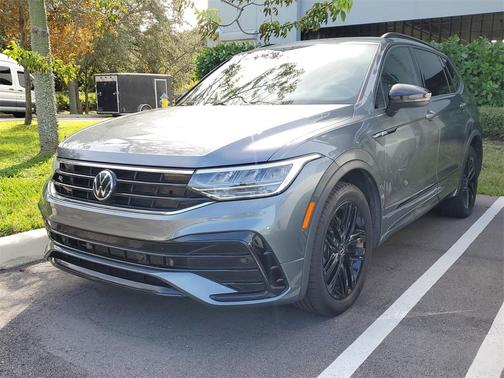 2022 Volkswagen Tiguan 2.0T SE R-Line Black