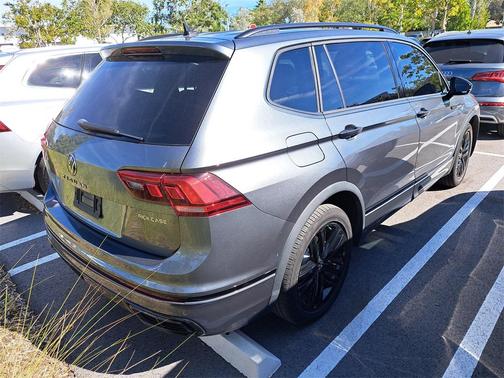 2022 Volkswagen Tiguan 2.0T SE R-Line Black