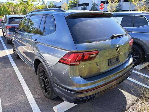 2022 Volkswagen Tiguan 2.0T SE R-Line Black