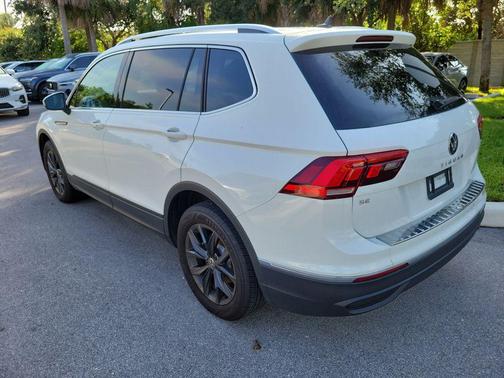 Pure White 2024 Volkswagen Tiguan 2.0T SE