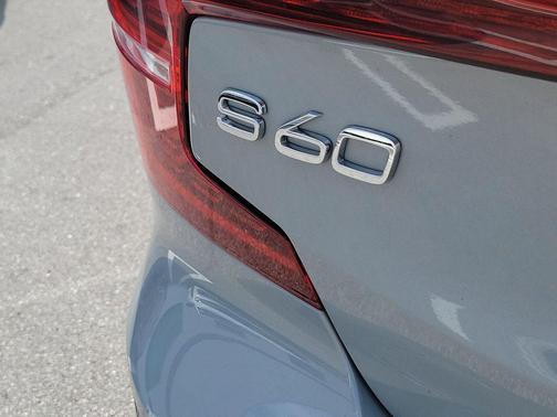 Vapour Grey Metallic 2024 Volvo S60 B5 Plus Dark Theme