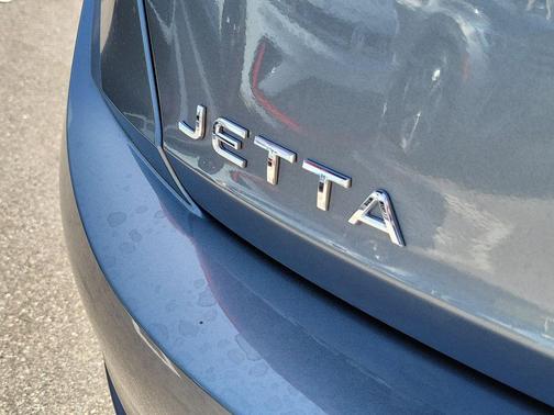 Platinum Gray Metallic 2023 Volkswagen Jetta 1.5T S