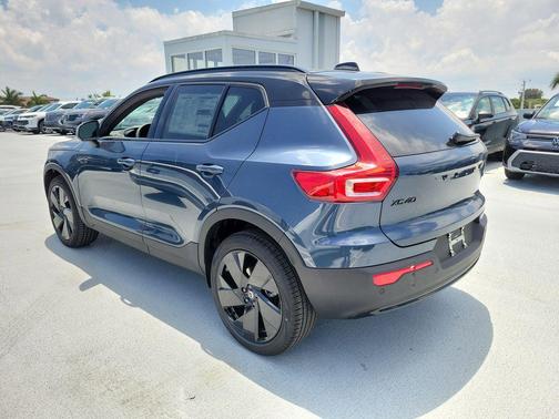 Denim Blue 2026 Volvo XC40 Black Edition Ultra, B5 AWD Gas (mild hybrid)