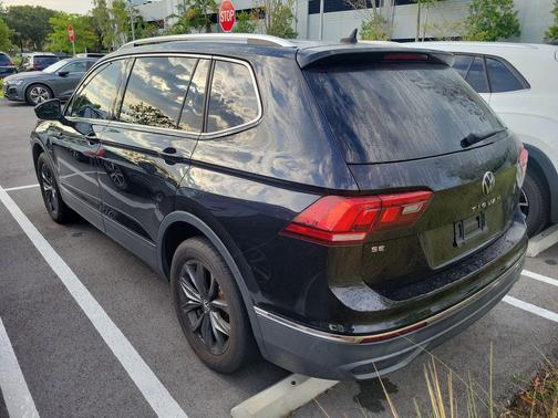 Deep Black 2023 Volkswagen Tiguan 2.0T SE