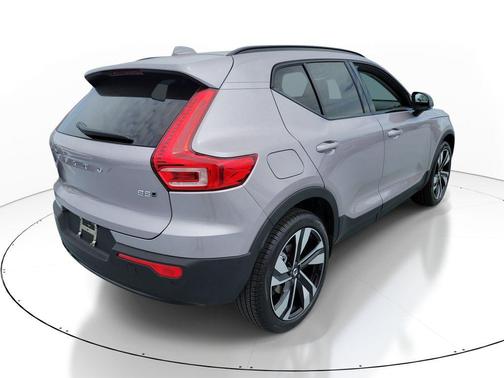 Aurora Silver 2026 Volvo XC40 Ultra, B5 AWD Gas (mild hybrid), Dark