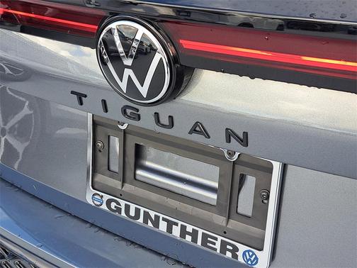 2025 Volkswagen Tiguan 2.0T SE R-Line Black