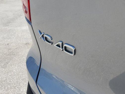 2023 Volvo XC40 B4 Core