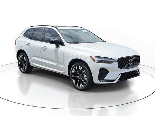 2026 Volvo XC60 B5 Plus
