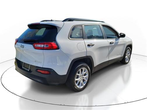 2016 Jeep Cherokee Sport