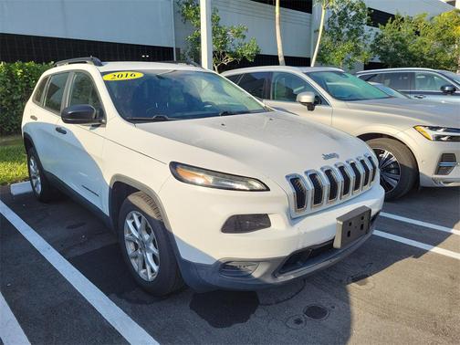 2016 Jeep Cherokee Sport