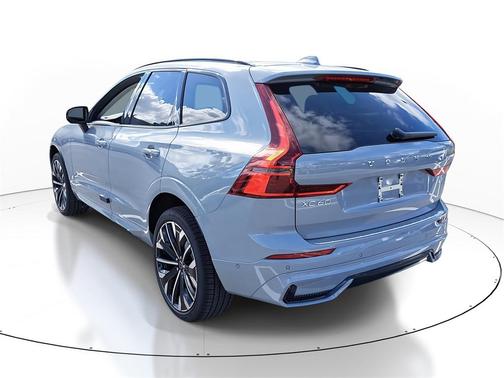 2026 Volvo XC60 B5 Ultra