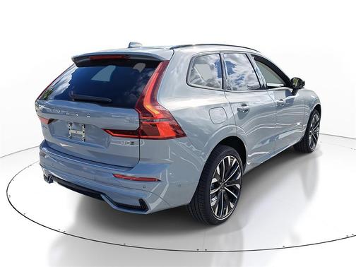 2026 Volvo XC60 B5 Ultra