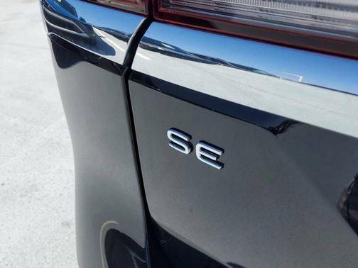 2025 Volkswagen Atlas 2.0T SE w/Technology 4MOTION