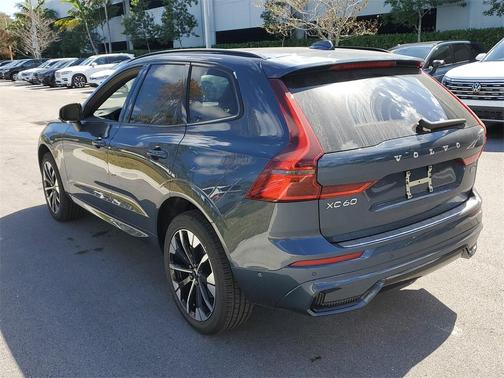2026 Volvo XC60 B5 Plus