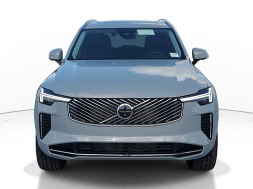 2025 Volvo XC90 B5 Plus 7-Seater